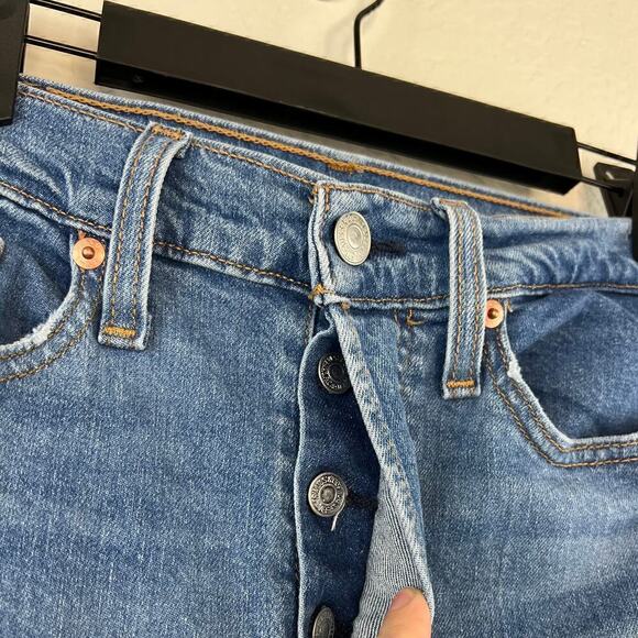 Levi's Wedgie Fit Skinny Women's Jeans in Sun Devil Trashed Denim Size 27 - Picture 6 of 10